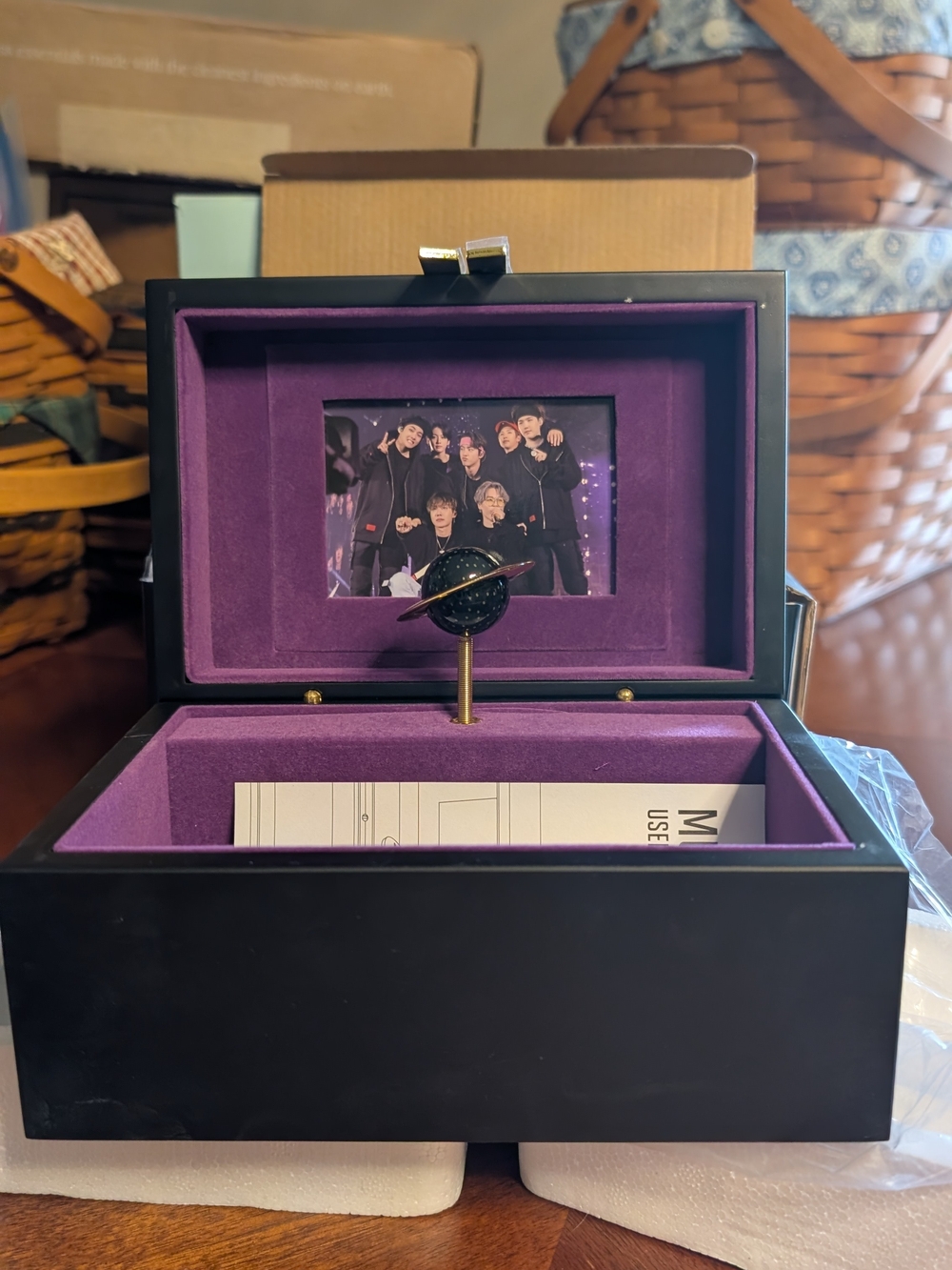 Weverse- Merch Box #6 - BTS Music Box - Picture 7 of 10